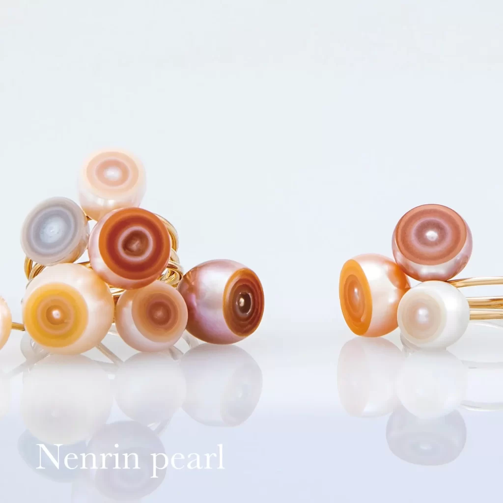 真珠の美しい断面模様をデザインとして表現した「年輪パール」